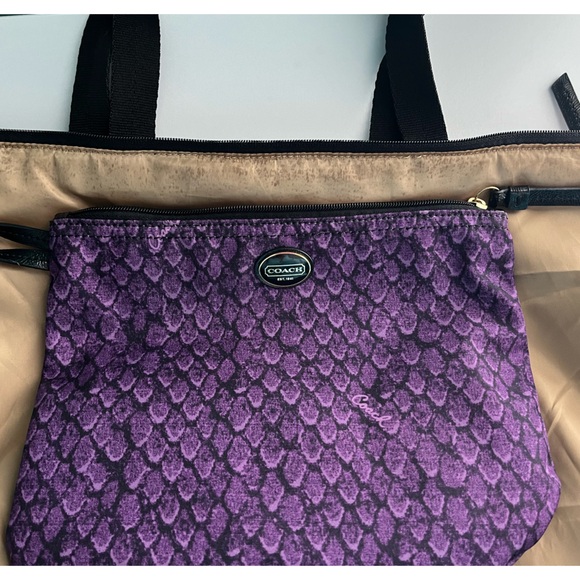 Coach XL Getaway Nylon Travel Weekender Tote/Pouch in Signature Purple Snakeskin - Picture 4 of 11